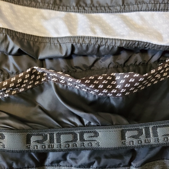 Pre loved-Ride Snowboard Jacket (Medium) Rose - Picture 8 of 10